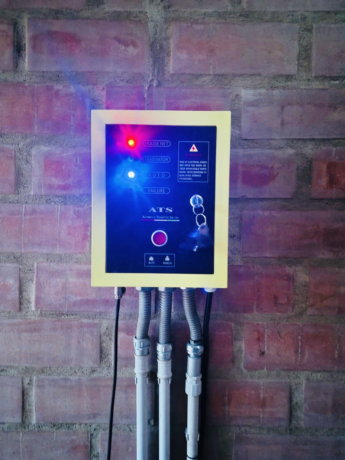 Tablero de transferencia automática instalado